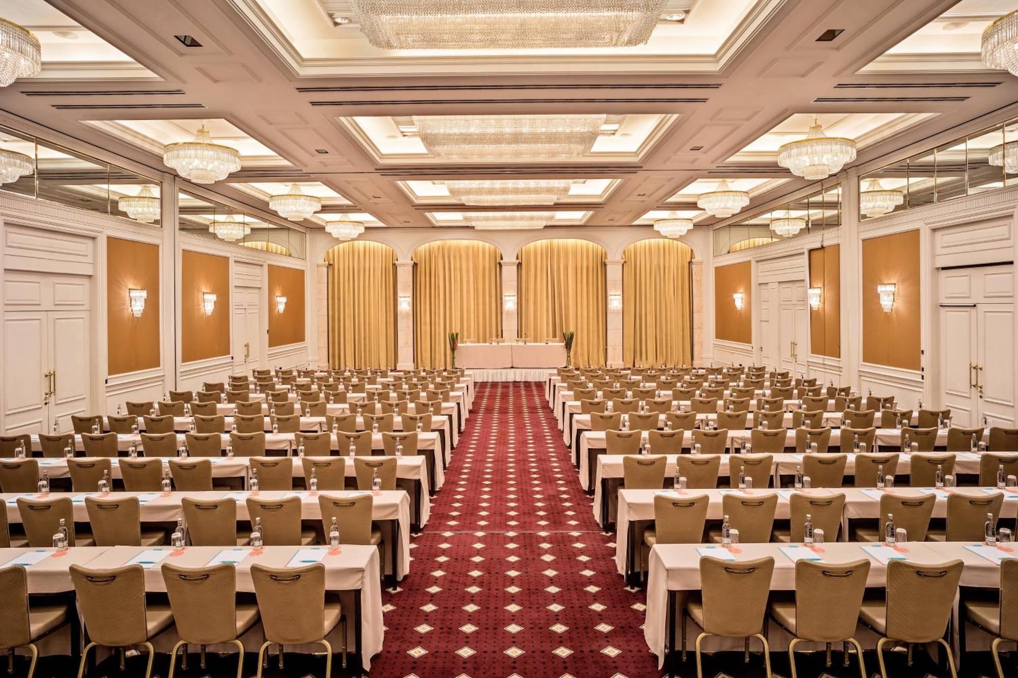 Le Méridien Stoccarda Esterno foto The Grand Ballroom