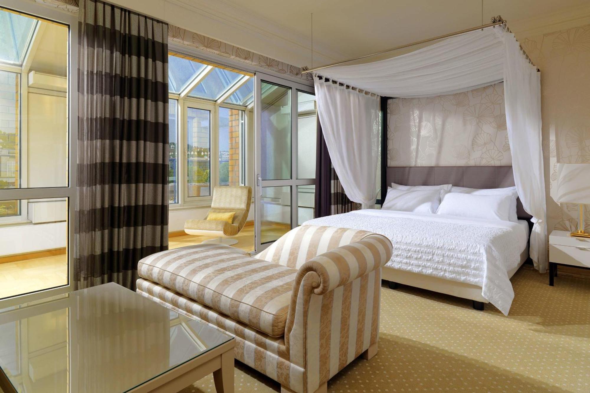 Le Méridien Stoccarda Esterno foto A room at the Westin Palace, Vienna