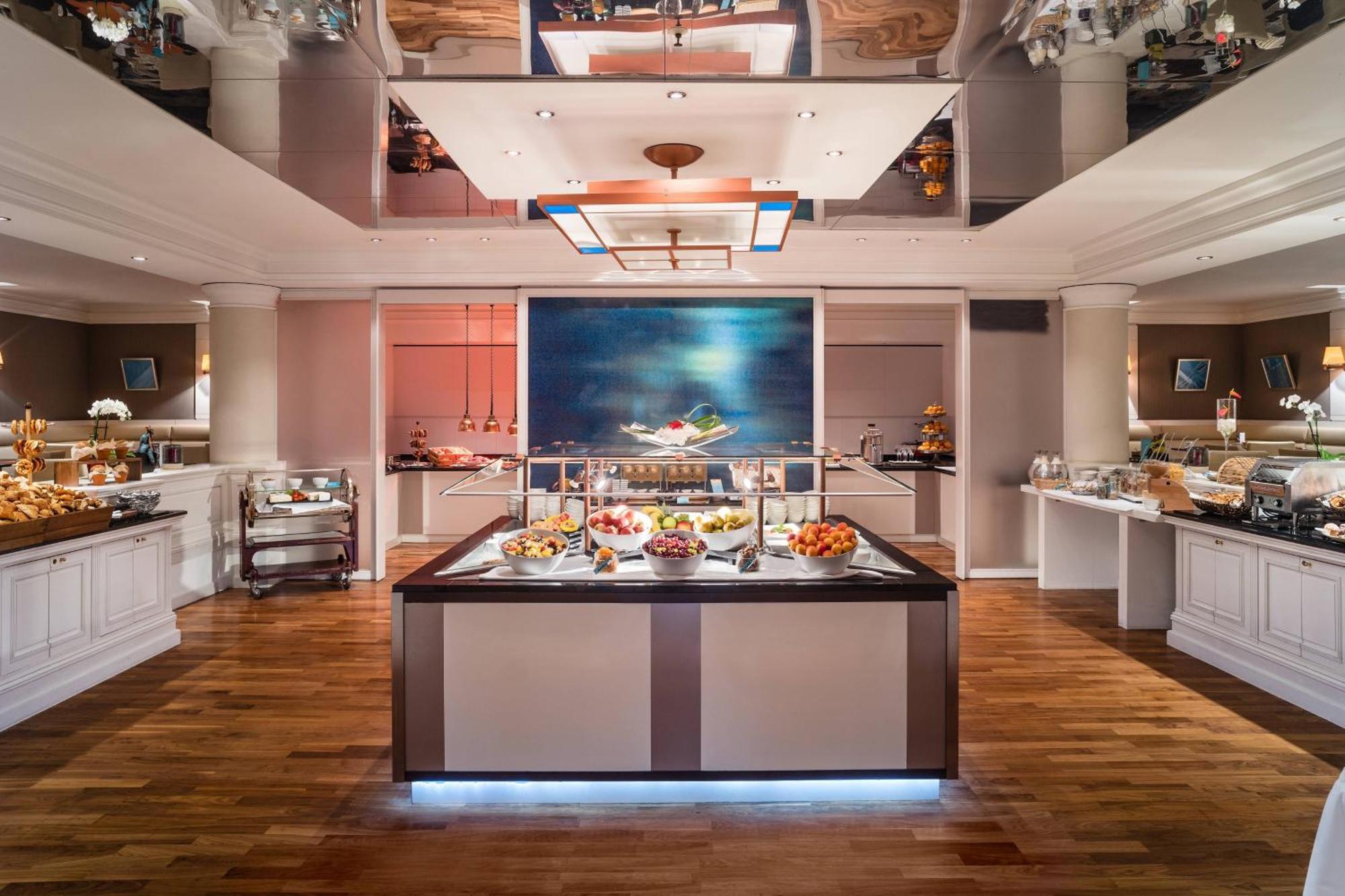 Le Méridien Stoccarda Esterno foto The kitchen at the Mandarin Oriental, Munich